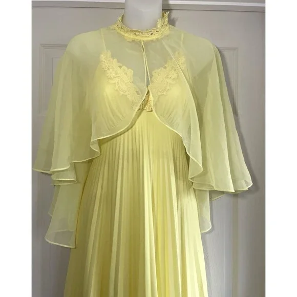 70s VTG Chiffon Babydoll Angel Cape Maxi Dress Accordion Pleated Yellow Gown 10 - Picture 8 of 14